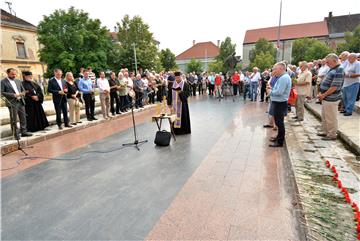 SNV odao počast Srbima ubijenima u ustaškim zločinima 1941. u Glini