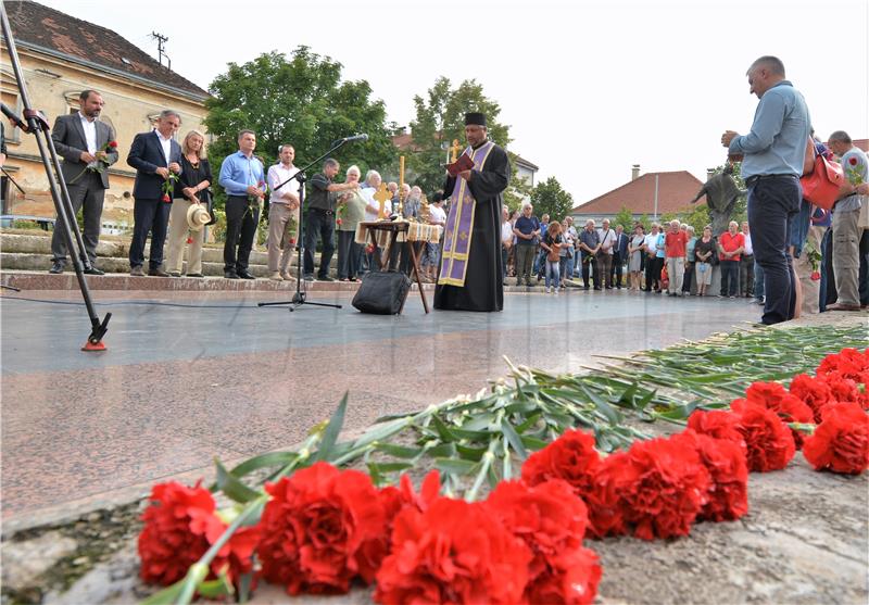 SNV odao počast Srbima ubijenima u ustaškim zločinima 1941. u Glini