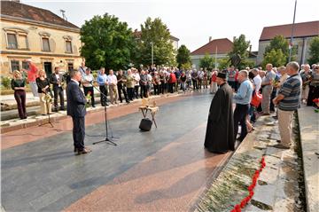 SNV odao počast Srbima ubijenima u ustaškim zločinima 1941. u Glini