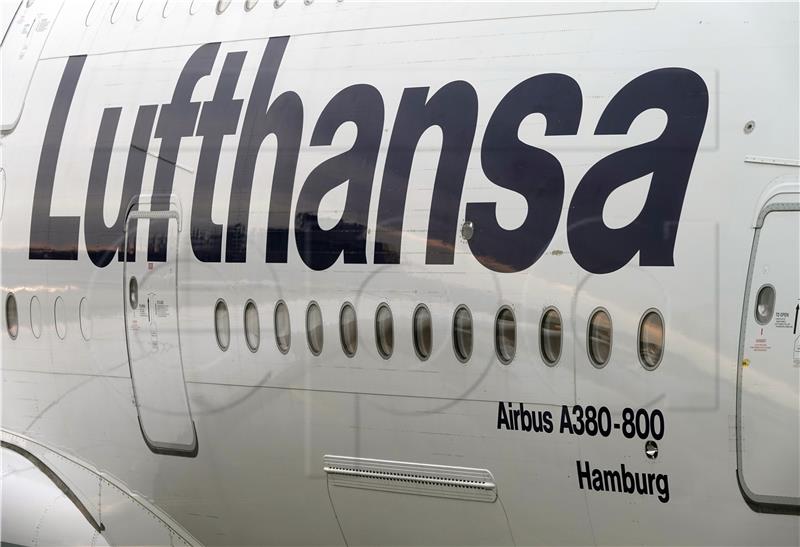 (FILE) GERMANY ECONOMY LUFTHANSA GROUP