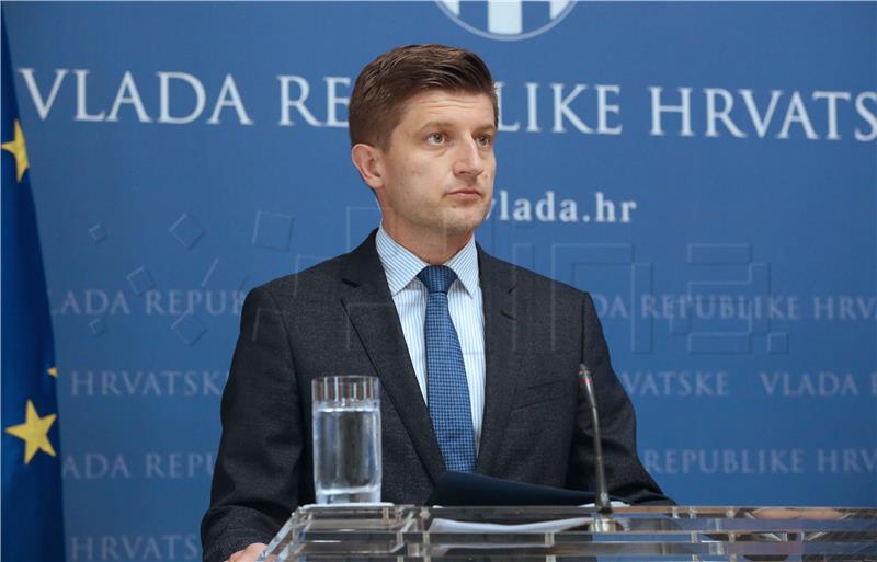 Government projects next year's budget revenues at HRK 141.6bn, expenditures at HRK 144.3bn