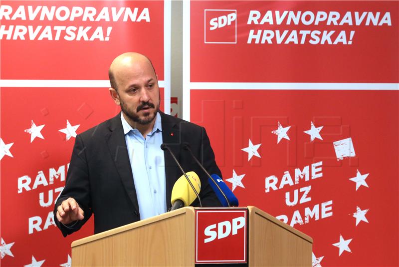 Maras dao izjavu za medije u središnjici SDP-a