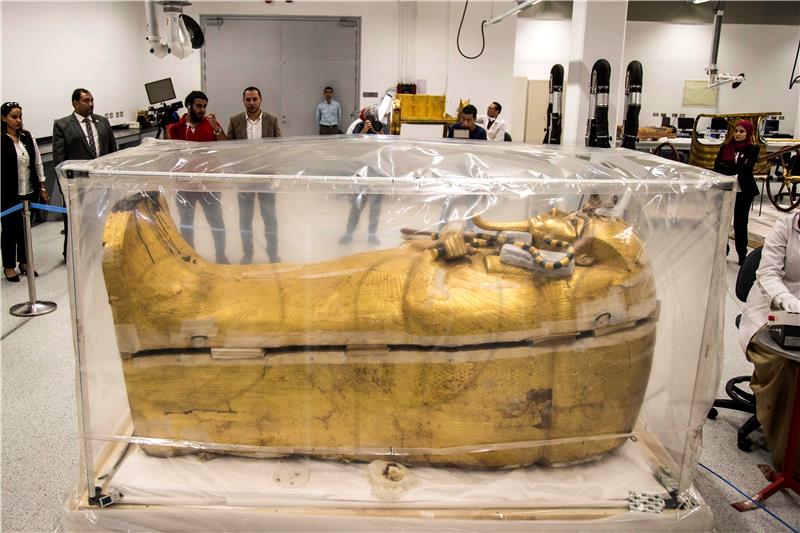 EGYPT TUTANKHAMUN COFFIN RESTORATION