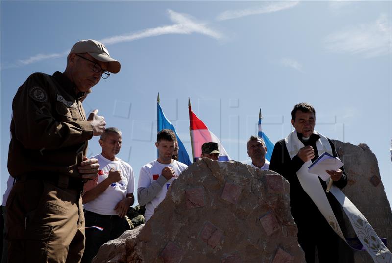 Otkriven Spomenik Domovini na Dinari