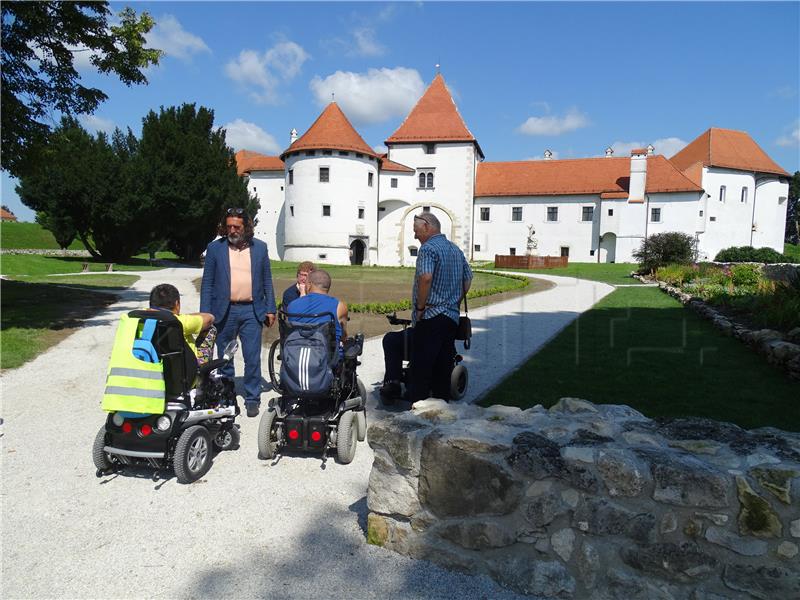 Varaždin: Obnovljeno šetalište ispred Starog grada