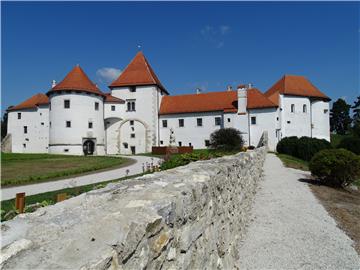 Varaždin: Obnovljeno šetalište ispred Starog grada