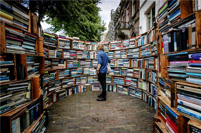 NETHERLANDS BOOK MARKET