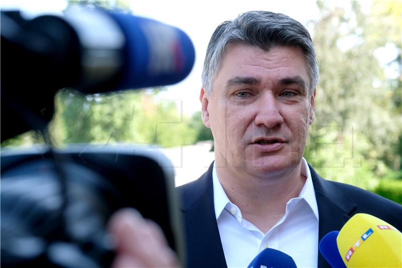 Zoran Milanović položio vijence na Mirogoju