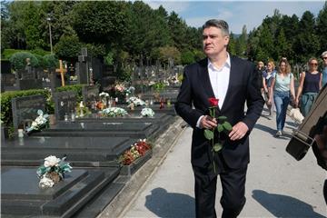 Zoran Milanović položio vijence na Mirogoju