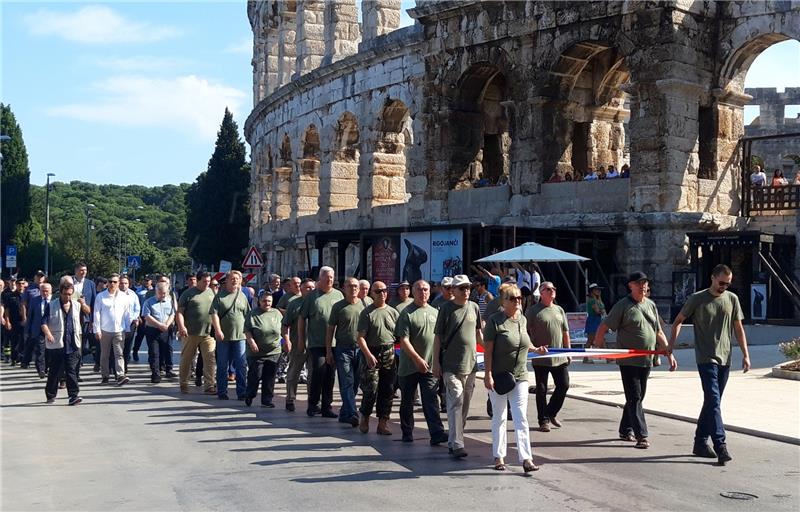 Pula: održan tradicionalni mimohod branitelja iz Istarske županije