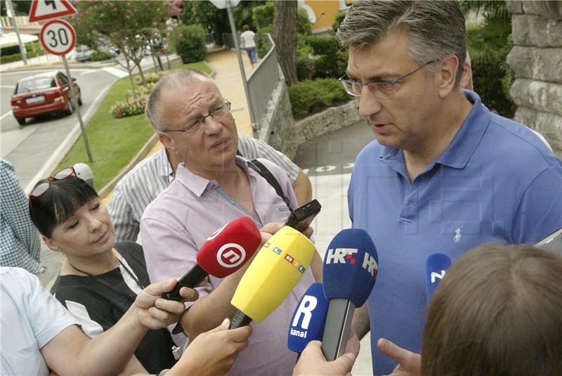 Premijer Plenković sa opatijskim gradonačelnikom Ivom Dujmićem