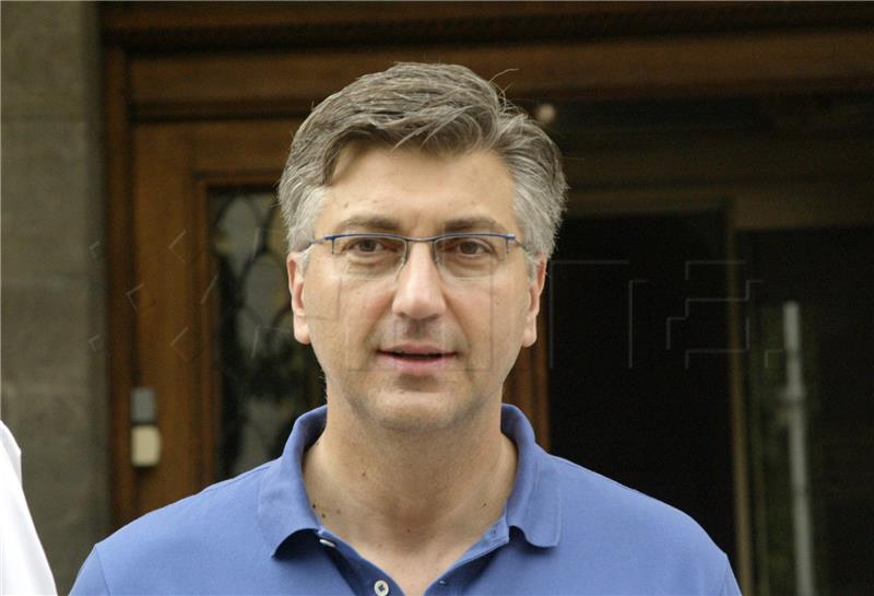 Premijer Plenković sa opatijskim gradonačelnikom Ivom Dujmićem