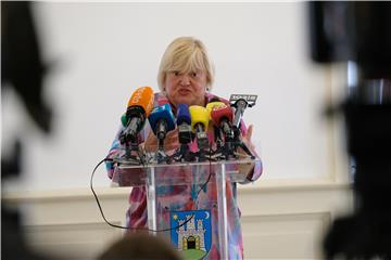 Konferencija za novinare Anke Mrak - Taritaš