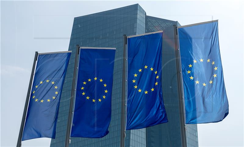 ECB: dugotrajna neizvjesnost prigušuje izglede za gospodarski rast eurozone