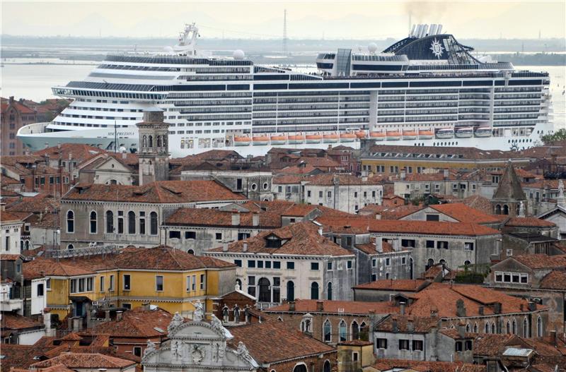 Venecija zabranjuje kruzerima ulazak u povijesno središte grada