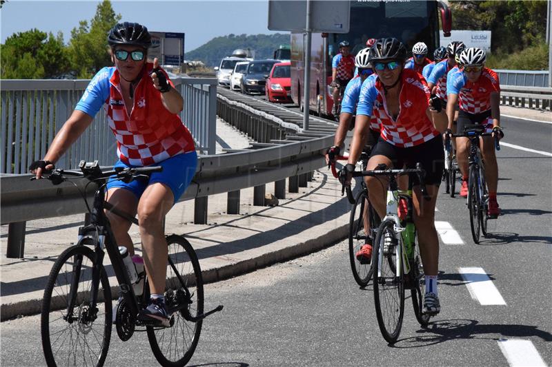 Memorijalni biciklistički ultramaraton „Ovčara - Knin - Dubrovnik“ stigao do cilja