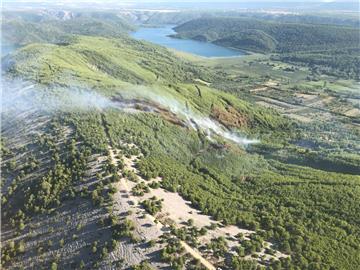 Airtractor HRZ-a natapa požarište kod Skradina