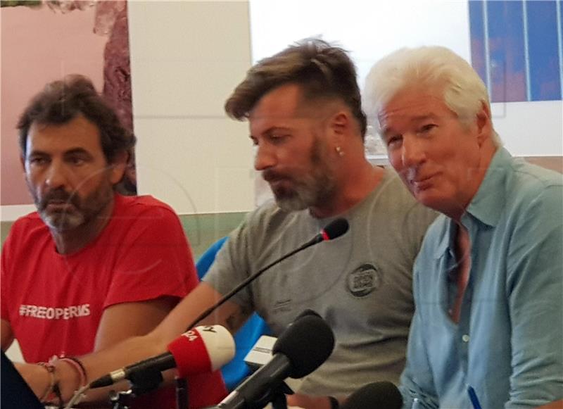 Richard Gere zatražio od talijanske vlade da pomogne imigrantima