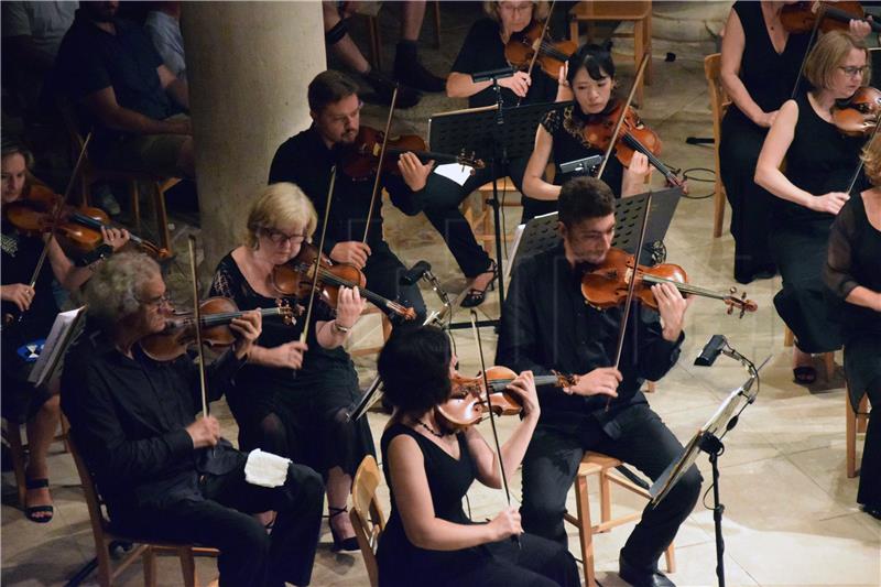 Dubrovački simfonijski orkestar s Ivom Lipanovićem i Katarinom Kutnar na 70. DLJI