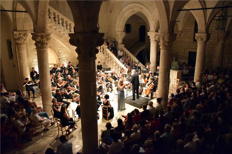 Dubrovački simfonijski orkestar s Ivom Lipanovićem i Katarinom Kutnar na 70. DLJI