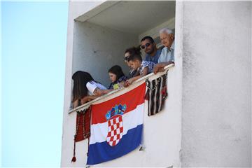 Svetkovina Velike Gospe u Sinju, u procesiji sa slikom Čudotvorne Gospe Sinjske i Plenković