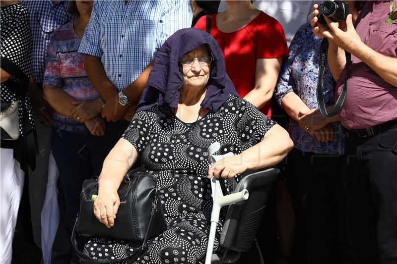 Svetkovina Velike Gospe u Sinju, u procesiji sa slikom Čudotvorne Gospe Sinjske i Plenković