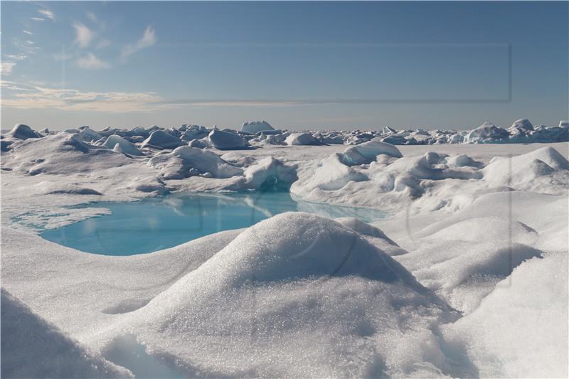 ARCTIC MICROPLASTIC SNOW POLLUTION