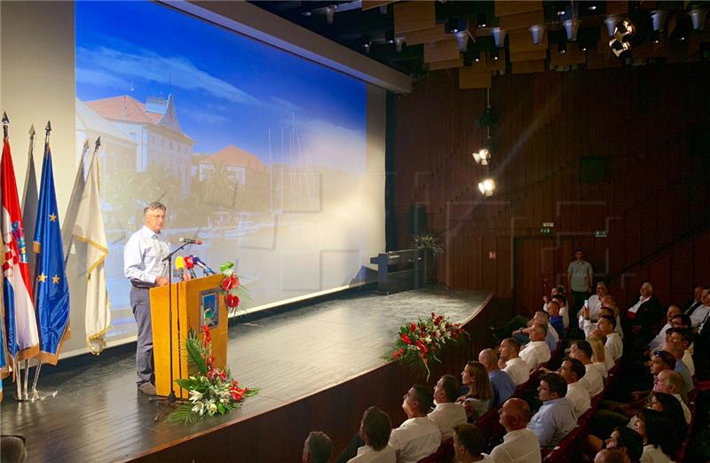 Plenković: Na otocima provoditi kršćansko načelo solidarnosti