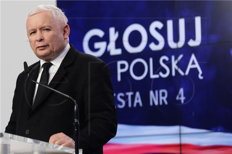 Kaczynski pred izbore kritizira povorke ponosa