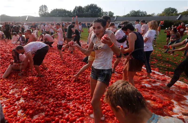 RUSSIA TOMATINA BATTLE