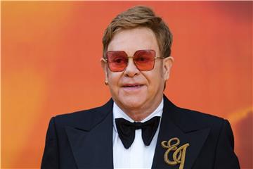 Elton John brani Harryja i Meghan zbog putovanja privatnim zrakoplovom 