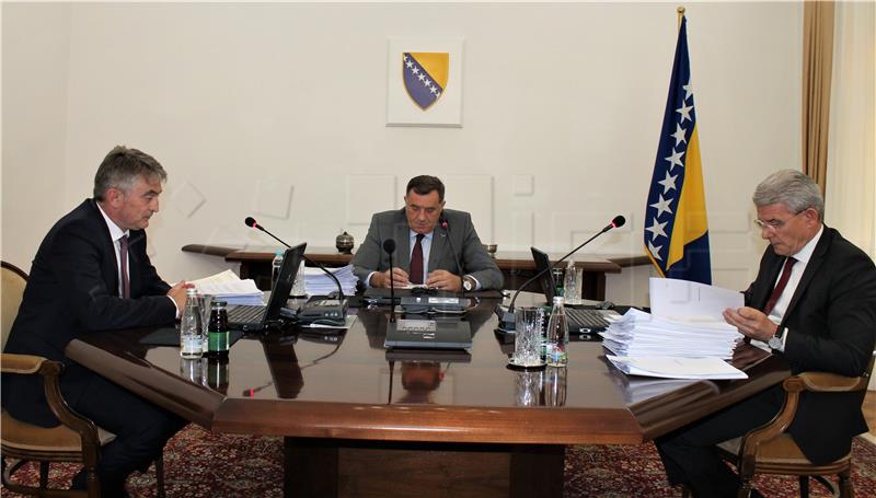 Bosnia's presidency still without agreement