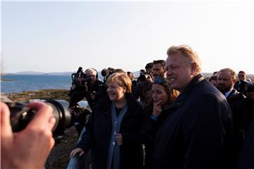 Merkel: moguće je pronaći rješenje irske granice bez novih pregovora o sporazumu 