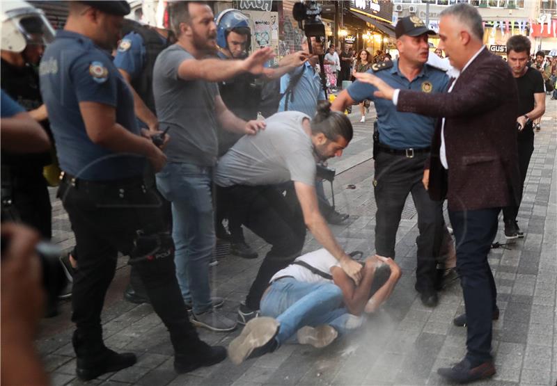 TURKEY MAYORS REPLACED PROTEST