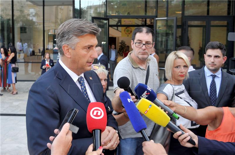 Plenkovic comments on search of ex-minister's house on Brac