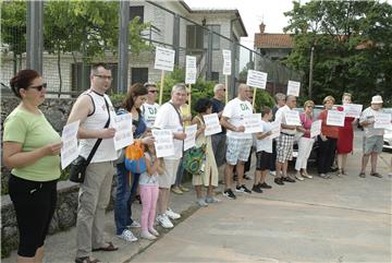 Krizni eko stožer: Iz centra Marišćina širi se nesnosan smrad!