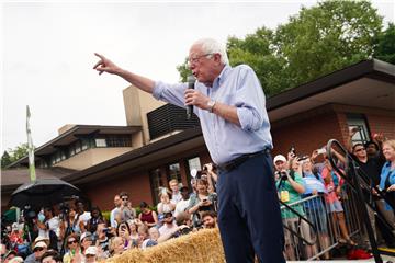 SAD: Sanders predstavio 16,3 bilijuna dolara vrijedan plan borbe protiv klimatskih promjena