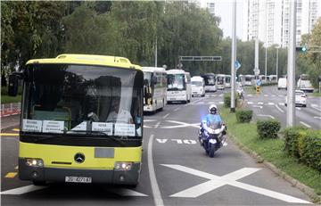 Vozači autobusa vožnjom od Velesajma do Ministarstva počeli štrajk upozorenja