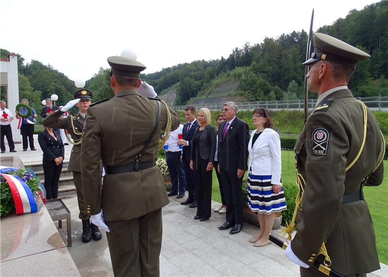 Vijenci u Macelju povodom Povodom Dana EU sjećanja na žrtve totalitarnih režima