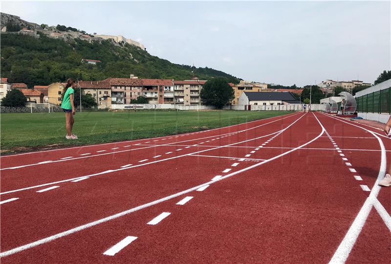 Otvoren novi atletski stadion u Kninu