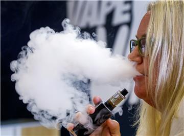 (FILE) USA NEW YORK E-CIGARETTE DEATH