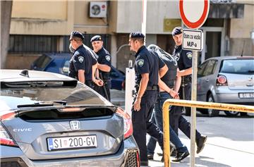 Napadači na Srbe u Uzdolju privedeni na Županijski sud u Šibeniku