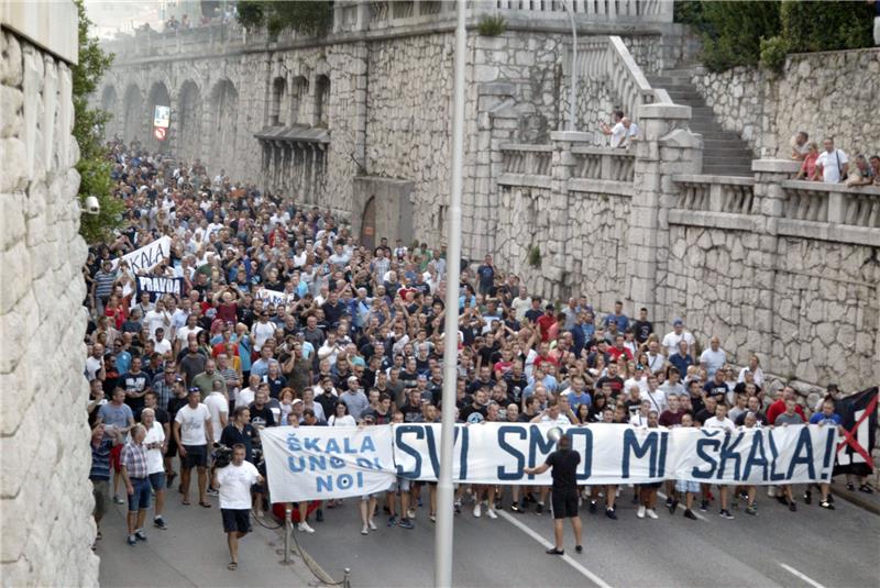 Prosvjed ispred Županijskog suda u Rijeci