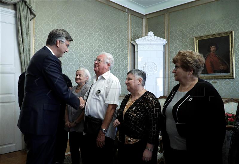 Predsjednik Vlade primio Savez udruga obitelji zatočenih i nestalih hrvatskih branitelja