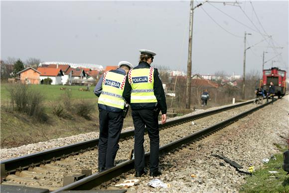 U naletu vlaka u Buzinu smrtno stradala jedna osoba