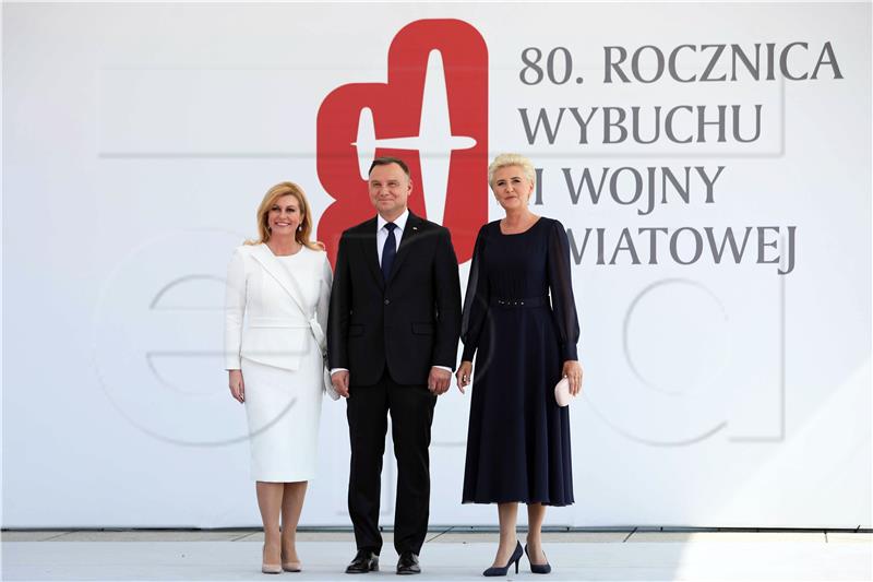 Grabar-Kitarovic attends 80th WWII anniversary commemoration