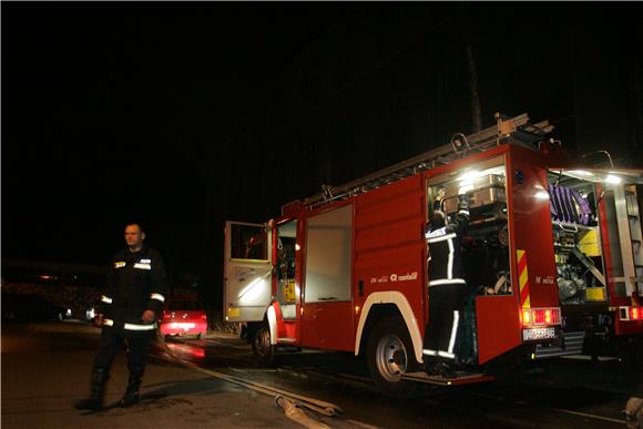 Požar zahvatio pogon Dundo prometa, ozlijeđenih nema