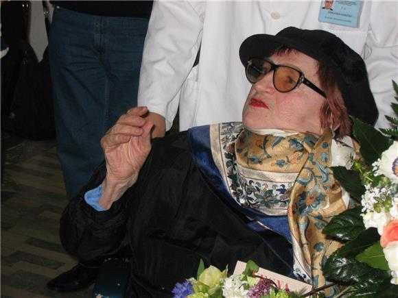Hommage Vesni Parun i Vesni Krmpotić u izvedbi Marije Sekelez u petak na sceni Amadeo