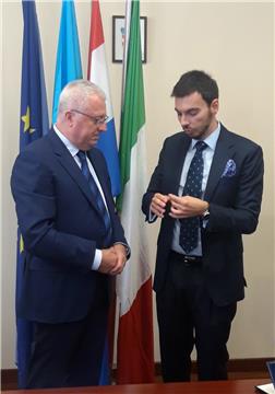 Istria County Assembly chairman honoured for promoting Croatian-Italian ties