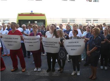 Several hundred nurses stage protest demanding wage increase